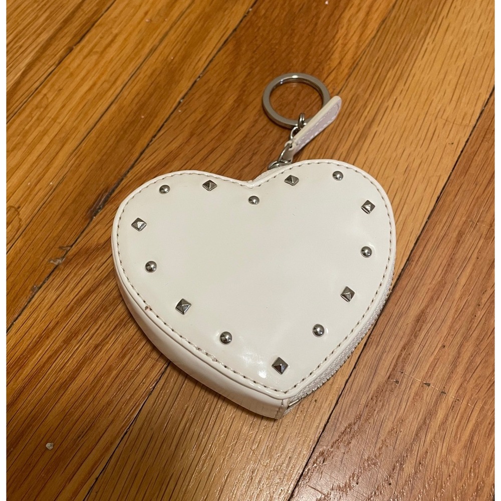 Coach White Patent Leather Coin Purse Studded Heart Coin Purse Key Ring NWOT